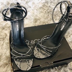 Black snake skin block heels from Fashion Nova🖤
